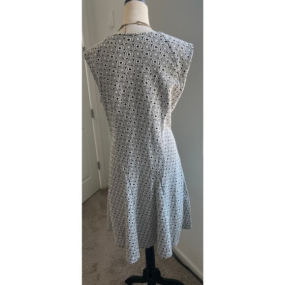 Dressbarn Black and White Geometric A-Line Crew Neck Sleeveless Dress Sz 16 - Picture 4 of 9